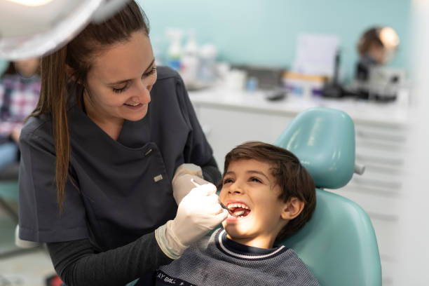 Best Emergency Tooth Extraction in Wlow Springs, IL